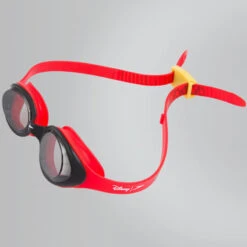 Speedo - Disney "Mickey Mouse" Illusion Junior Goggle - Red/Smoke 12 Speedo - Disney "Mickey Mouse" Illusion Junior Goggle - Red/Smoke -Swim and Beyond speedo disney mickey mouse illusion junior goggle red smoke 3