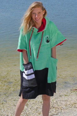 Wave Hawaii - Dos Poncho 23 Wave Hawaii - Dos Poncho -Swim and Beyond wave hawaii dos poncho 8