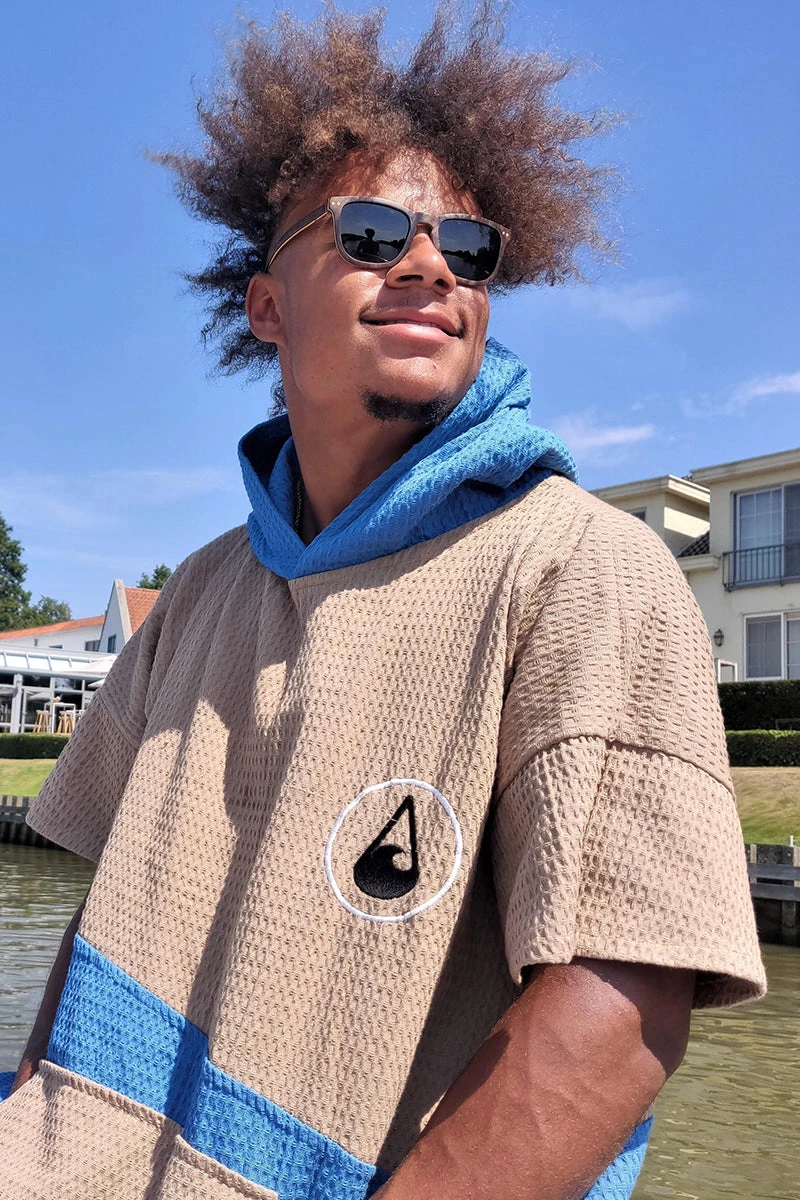 Wave Hawaii - Lighd Poncho 5 Wave Hawaii - Lighd Poncho - Image 5