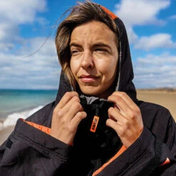 Zone3 - Heat-Tech Polar Fleece Parka Changing Robe Jacket - Black/Orange 21 Zone3 - Heat-Tech Polar Fleece Parka Changing Robe Jacket - Black/Orange -Swim and Beyond zone3 heat tech polar fleece parka changing robe jacket black orange 10