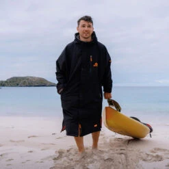 Zone3 - Heat-Tech Polar Fleece Parka Changing Robe Jacket - Black/Orange 18 Zone3 - Heat-Tech Polar Fleece Parka Changing Robe Jacket - Black/Orange -Swim and Beyond zone3 heat tech polar fleece parka changing robe jacket black orange 7